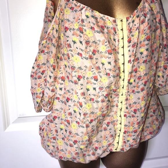 Scrapbook Originals Brown Yellow Orange Floral Top M Shirt Cold Shoulder - Picture 2 of 12